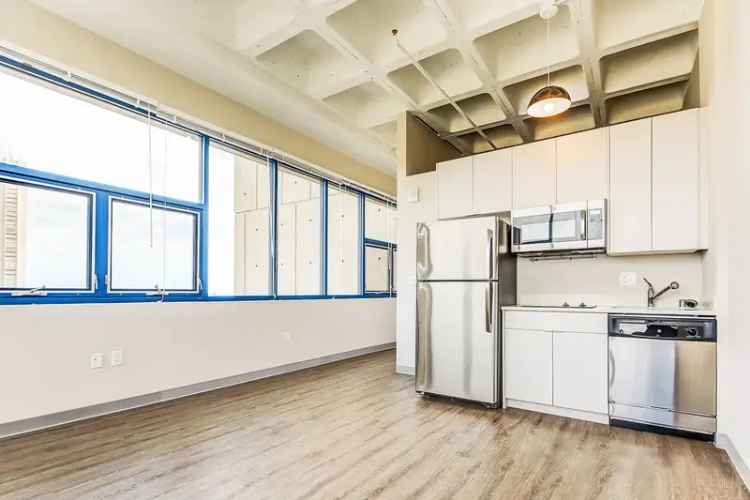 Rent Apartments at 735 West in Downtown Milwaukee with Modern Amenities