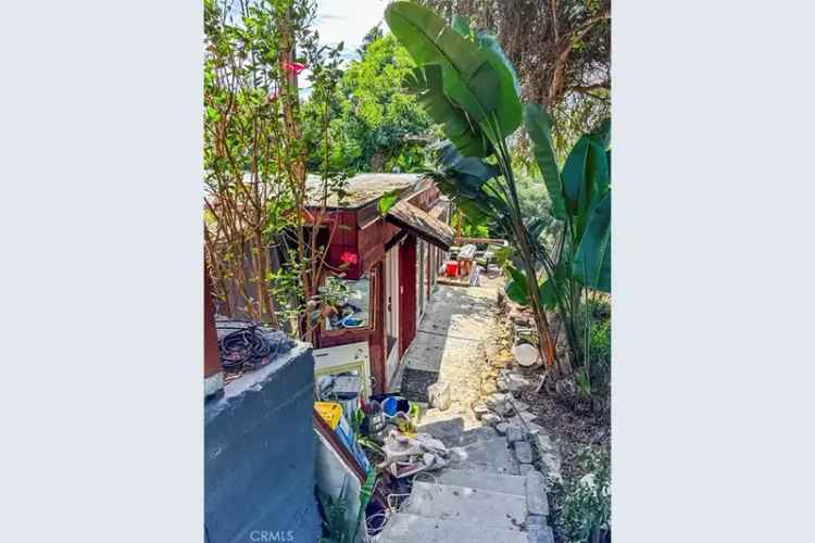 House for Sale in Silver Lake with Stunning Views and Prime Location