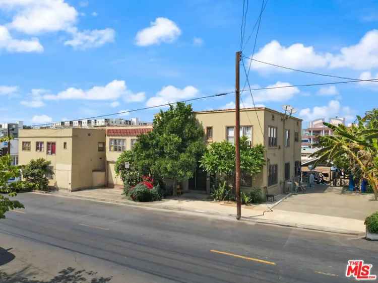 House For Sale in 3013, West 11th Street, Los Angeles, California