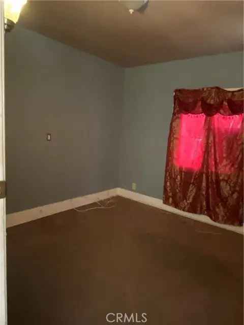 House For Sale in Long Beach, California