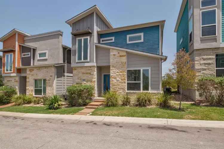 Rent Modern Condo in Gated Community Near Downtown Austin with Amenities