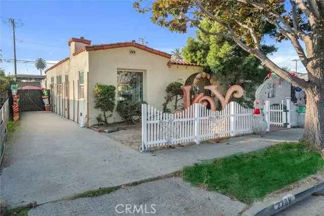 House For Sale in 2709, Gale Avenue, Long Beach, California