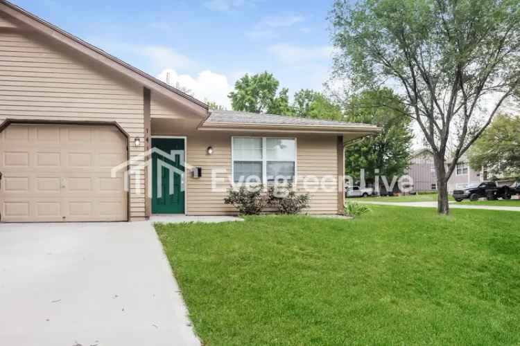 Rent Your Charming Duplex Home in Pleasant Hill with Modern Features