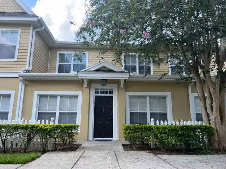 Townhouse for Rent in Kissimmee with Spacious Rooms and Community Amenities