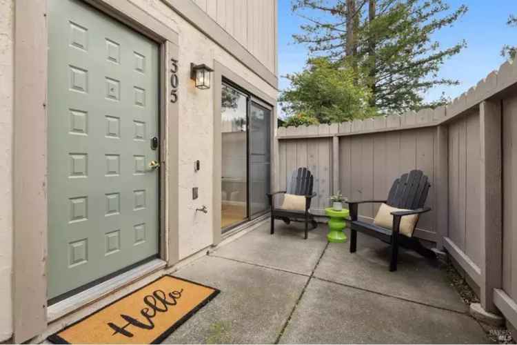 Rent 2 Bedroom Townhome in Novato with Updated Features