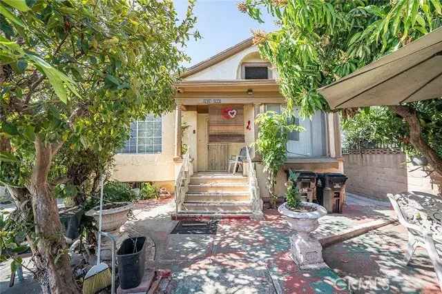 House For Sale in 2841, Griffin Avenue, Los Angeles, California