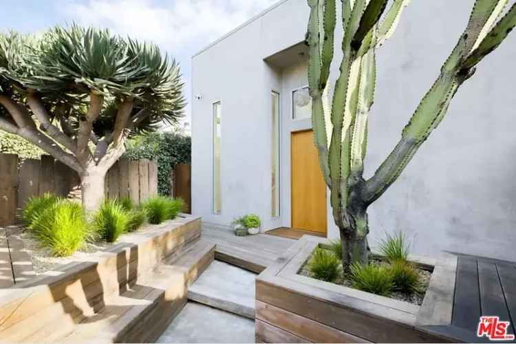 House For Sale in 518, Sunset Avenue, Los Angeles, California