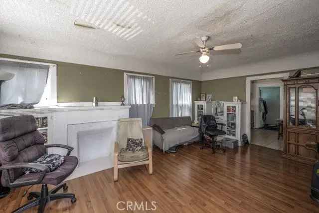 House For Sale in 1600, West Court Street, Los Angeles, California