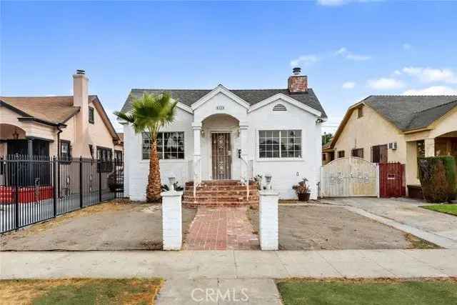 House For Sale in 4124, South Harvard Boulevard, Los Angeles, California