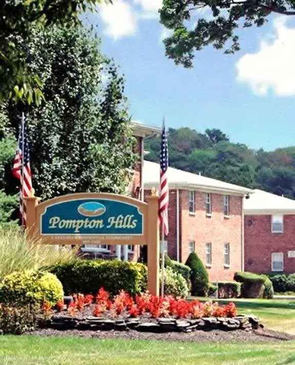 Rent Apartments in Pompton Hills with Modern Amenities