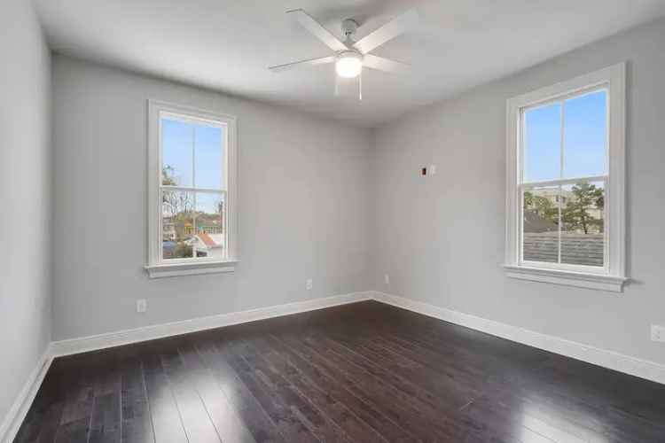 Rent 2 Bedroom Apartment Unit in Mid City with Modern Features