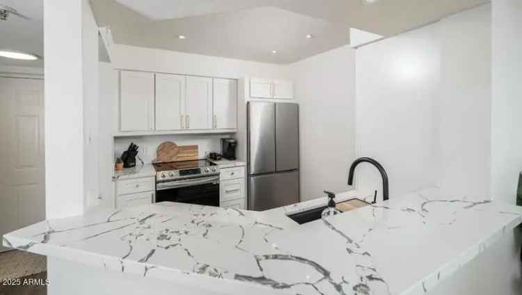 Rent Luxury 2 Bedroom Condo in Phoenix Resort Style Living