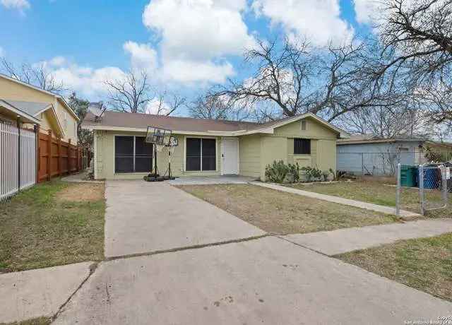 Owner Financing Buy Charming Home Near Lackland AFB with Open Concept