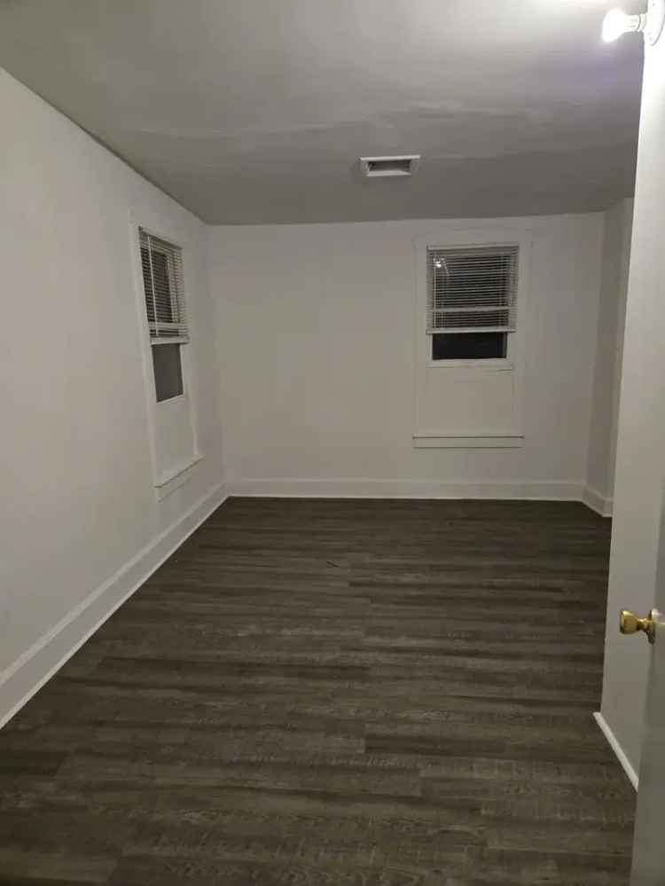 Rent Apartment Unit in Market St with New Kitchen and Bathroom