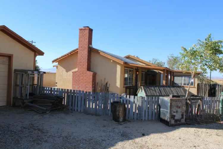 House For Sale in 9156, West Avenue E, Lancaster, California