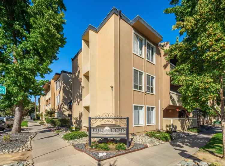 Rent Apartments in Sacramento with Pool and Underground Parking