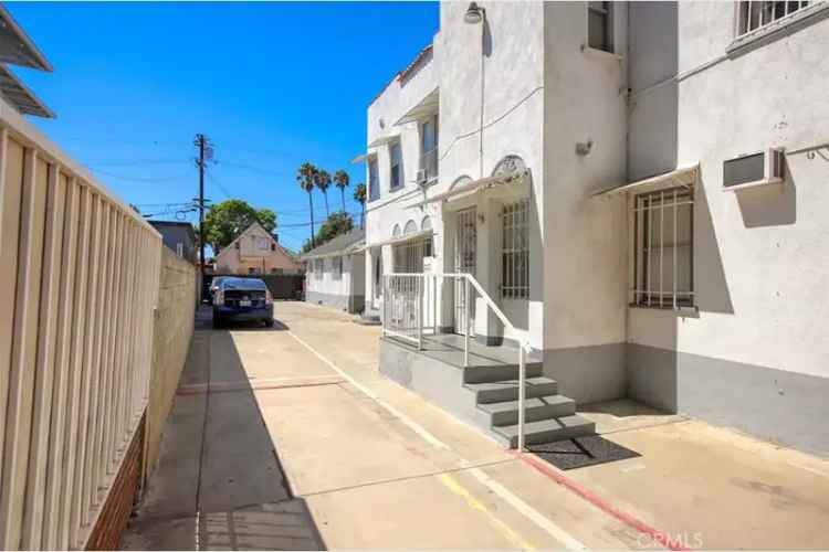 Buy multi-family property in USC patrol zone with strong cash flow features