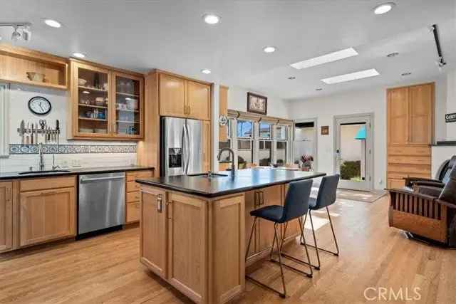 House For Sale in 243, Park Avenue, Long Beach, California