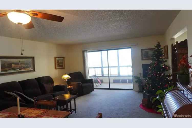 Buy Comfortable Condo with Golf Course Views in Heather Gardens