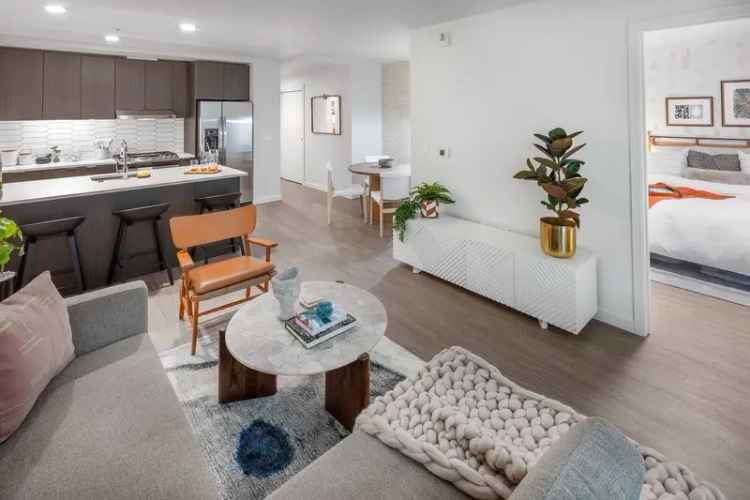 Rent Apartments in Goose Hollow with Upscale Features