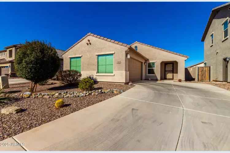 Buy Furnished House in Casa Grande with 3 Bedrooms and Spacious Backyard