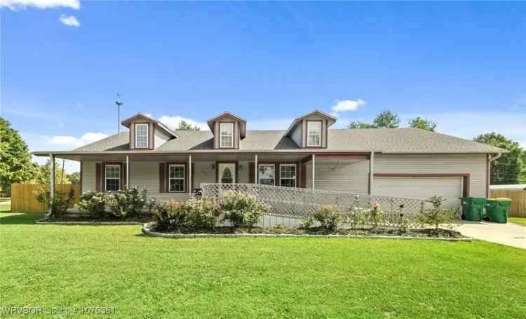 House For Sale in 196, Western Heights Circle, Centerton, Arkansas