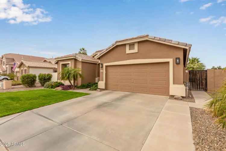 House For Sale in 3790, South Velero Street, Chandler, Arizona