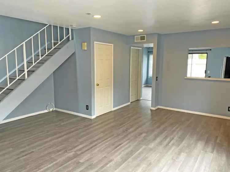 Rent Townhouse in Cedar Glen Move in Ready with Upgrades and Amenities