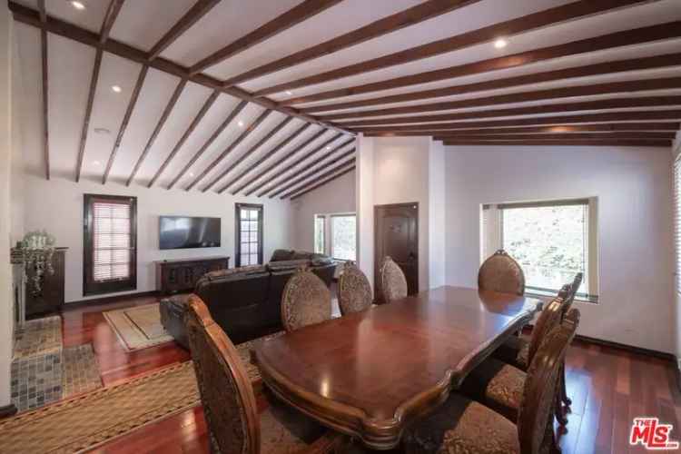 House For Sale in 1724, South Genesee Avenue, Los Angeles, California