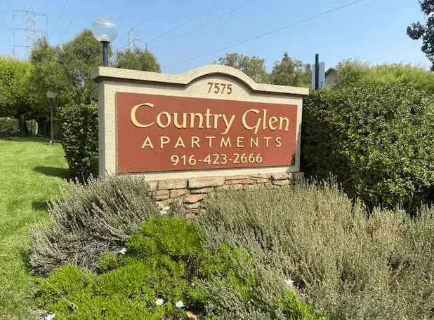 Rent Spacious Apartments with Prime Amenities at Country Glen