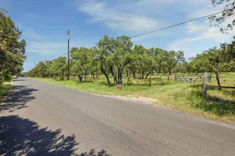 Buildable lot for sale near Lake Travis with versatile features