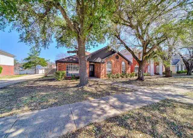 House For Sale in 128, Couch Lane, Cedar Hill, Texas