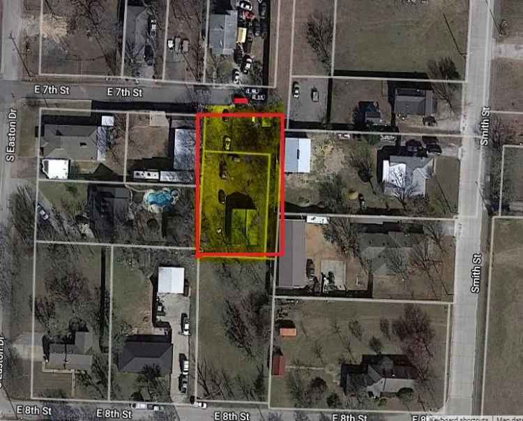 Buy residential land in downtown Anna with unique investment features