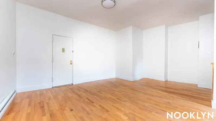 Rent Apartment Unit in Williamsburg Brooklyn with Private Yard and Nearby Bars