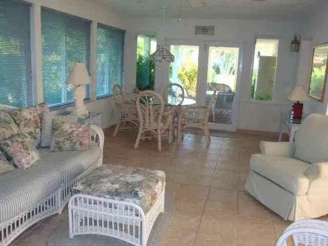 Rent Furnished Single Family Home in Gulf Gate Estates with 2 Bedrooms