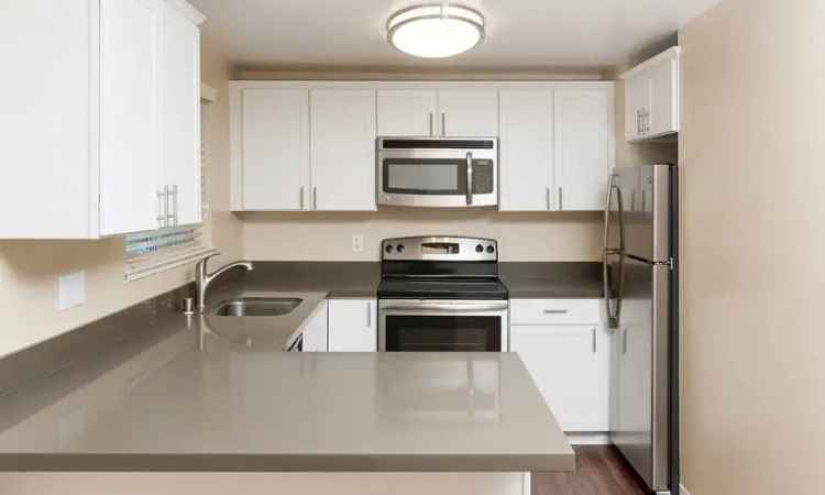 Rent Apartments in Alameda County with Lush Landscaping and Modern Features