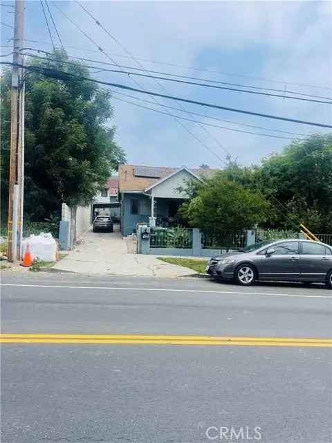 House For Sale in 2623, Bellevue Avenue, Los Angeles, California