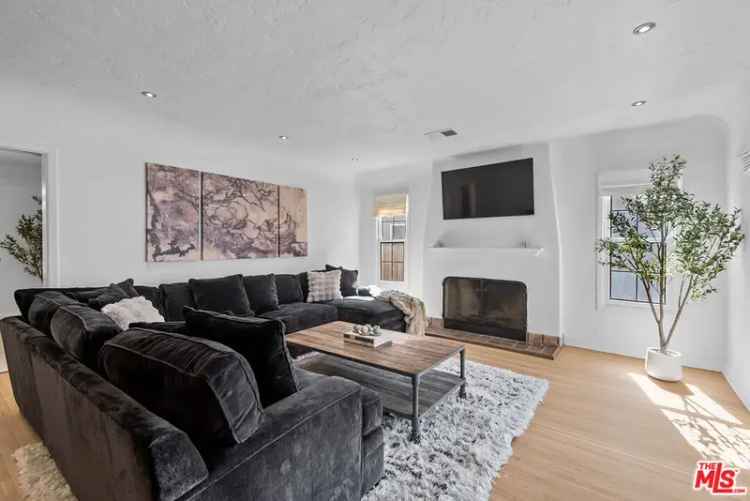 House For Sale in 928, South Tremaine Avenue, Los Angeles, California