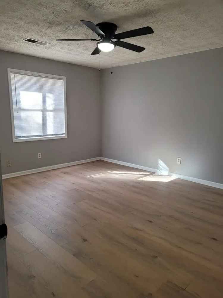 Rent 3 Bedroom Duplex in Marietta with Spacious Living Areas