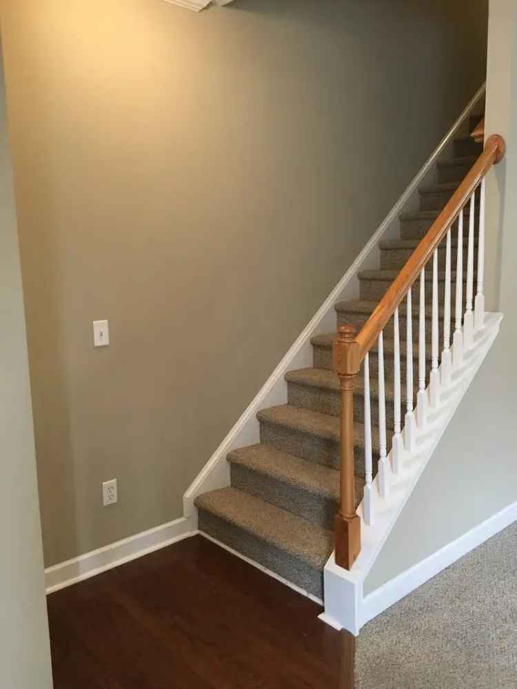 Townhouse for Rent in Greenville with 2 Master Suites Near Cherrydale