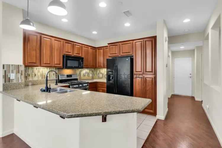 Rent Apartment Unit in Rancho Cucamonga with 2 Bedrooms and Community Pool