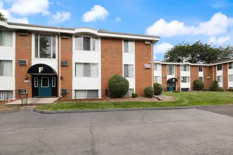 Rent Apartments in Toledo OH with Pool and Pet Friendly Features