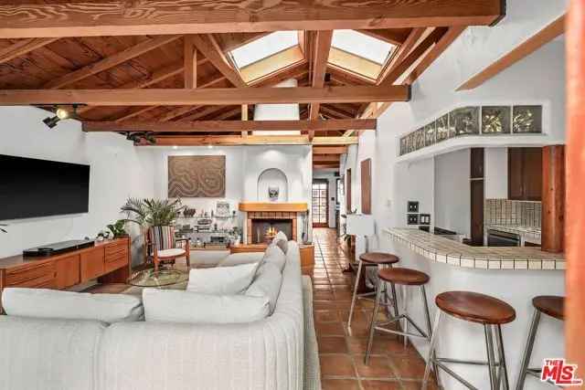 House For Sale in 39, 23rd Avenue, Los Angeles, California