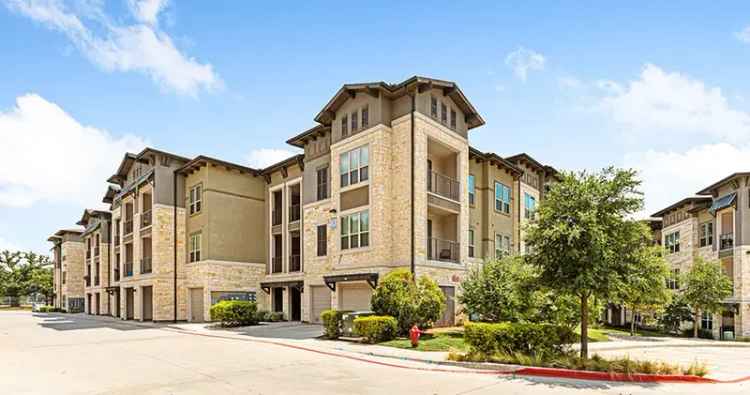 Rent Apartments at Hickory Creek Ranch in Denton TX with Modern Amenities