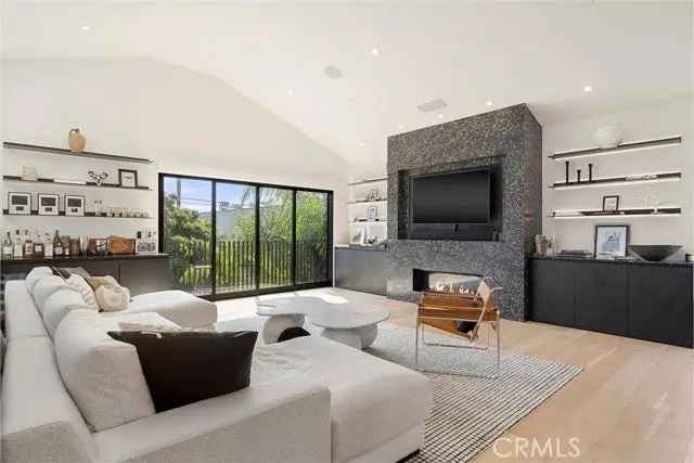 House For Sale in 627, Sunset Avenue, Los Angeles, California