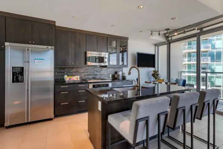 Rent Upscale Apartments in Tempe Near ASU and Tempe Town Lake