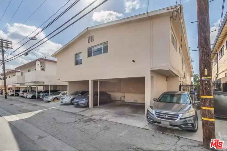 Invest in a 9 Unit Multi Family Building in Palms with Parking