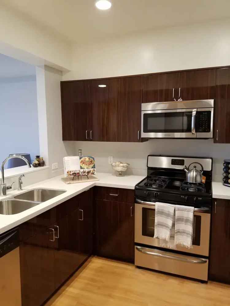 Rent Luxury Apartments in Van Nuys with Spacious Floor Plans and Modern Amenities