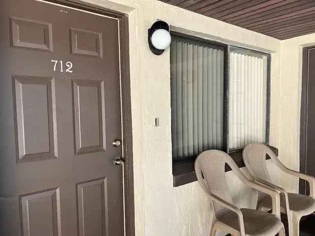 Rent Beautiful Apartment Unit Close to Shopping and Restaurants