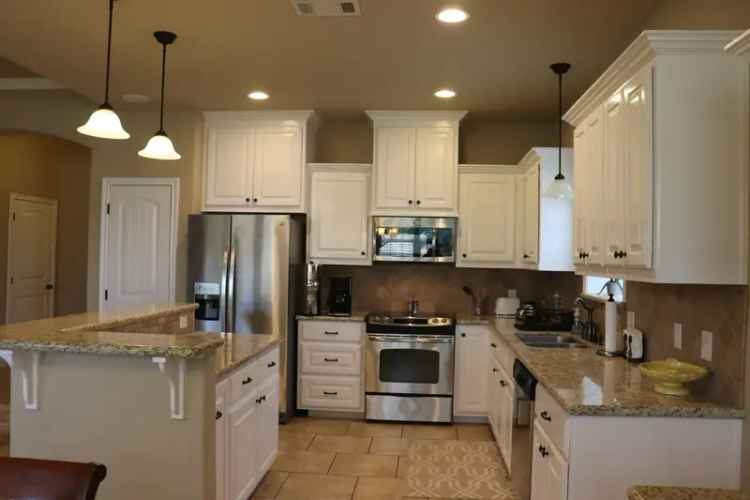 Home for Rent in Texas A&M with Full Upgrades and Open Floorplan